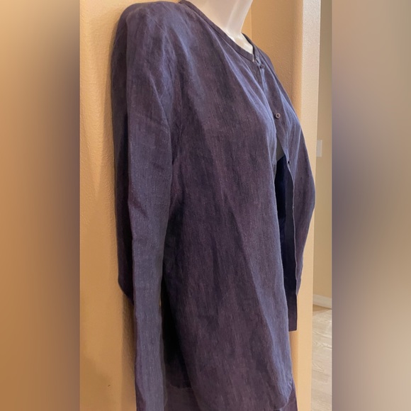 Beautiful EILEEN FISHER linen pants and top.  Soft blue color for a classic look - Picture 3 of 6